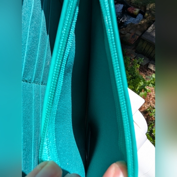 Badgley Mischka Small Crossbody With Frame And Chain On Cover Green (New) - Picture 9 of 12